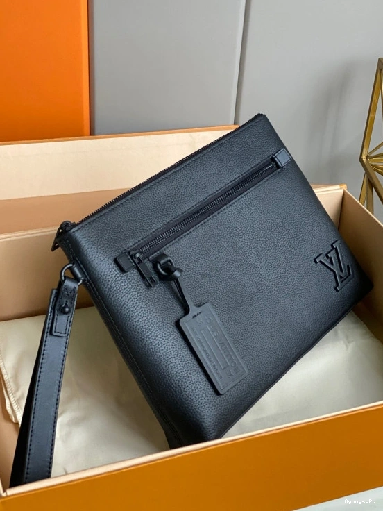 POUCH IPAD LOUIS VUITTON 0122